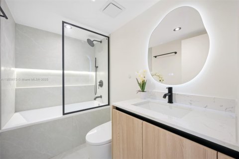 Condo in Aventura, Florida, 2 bedrooms  № 1975175 - photo 18