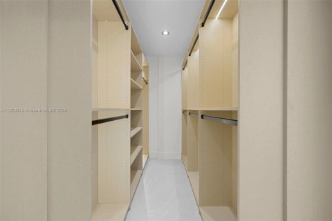 Condo in Aventura, Florida, 2 bedrooms  № 1975175 - photo 23