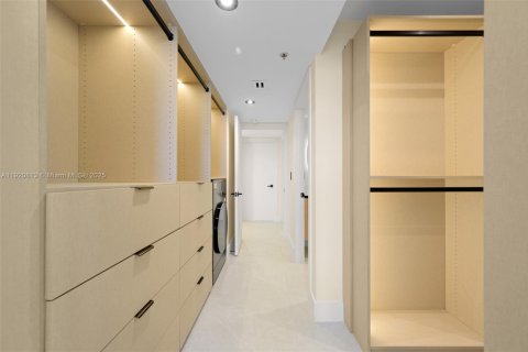 Condo in Aventura, Florida, 2 bedrooms  № 1975175 - photo 22