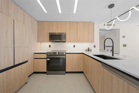 Condo in Aventura, Florida, 2 bedrooms  № 1975175 - photo 14