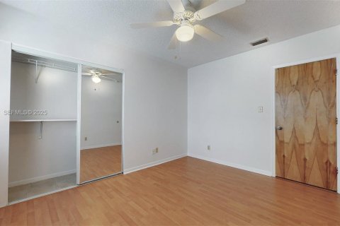 Adosado en venta en Miami, Florida, 2 dormitorios, 102.19 m2 № 1992051 - foto 30