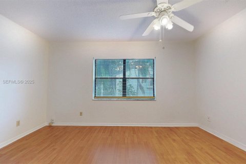 Adosado en venta en Miami, Florida, 2 dormitorios, 102.19 m2 № 1992051 - foto 27