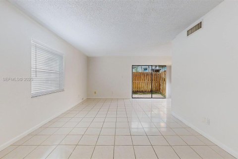 Adosado en venta en Miami, Florida, 2 dormitorios, 102.19 m2 № 1992051 - foto 6
