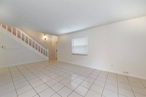 Adosado en venta en Miami, Florida, 2 dormitorios, 102.19 m2 № 1992051 - foto 13