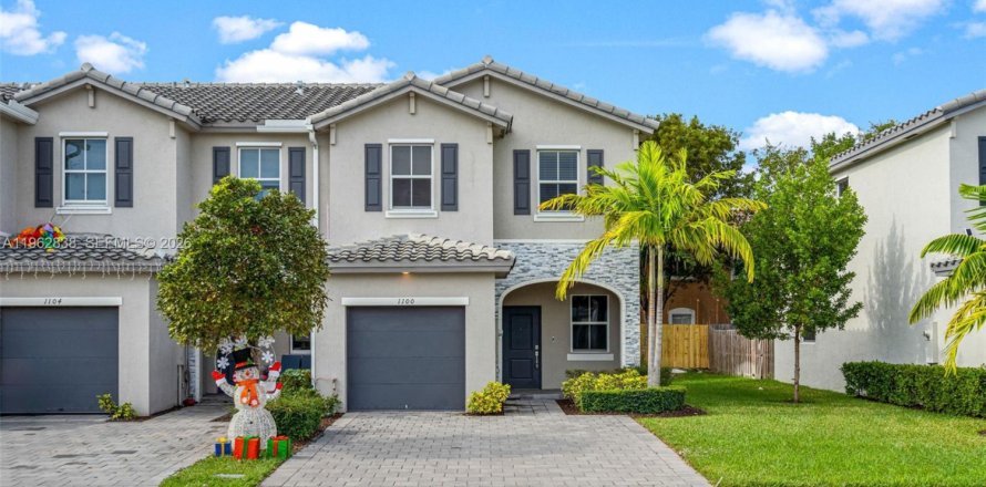 Дом в Хомстед, Флорида 3 спальни, 123.65м2 № 2024158