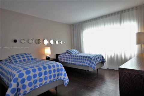 Condominio en alquiler en Miami Beach, Florida, 2 dormitorios, 126.35 m2 № 2054456 - foto 15