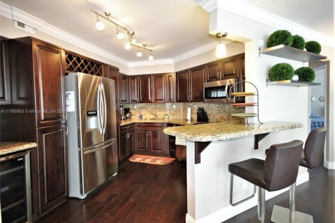 Condominio en alquiler en Miami Beach, Florida, 2 dormitorios, 126.35 m2 № 2054456 - foto 5