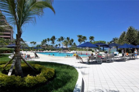 Condominio en alquiler en Miami Beach, Florida, 2 dormitorios, 126.35 m2 № 2054456 - foto 26