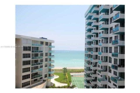 Condominio en alquiler en Miami Beach, Florida, 2 dormitorios, 126.35 m2 № 2054456 - foto 7