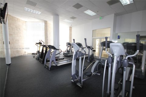 Condominio en alquiler en Miami Beach, Florida, 2 dormitorios, 126.35 m2 № 2054456 - foto 17