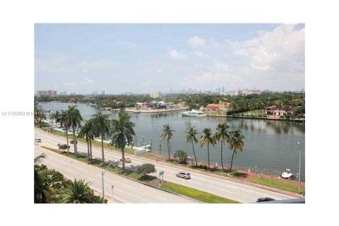 Condominio en alquiler en Miami Beach, Florida, 2 dormitorios, 126.35 m2 № 2054456 - foto 4