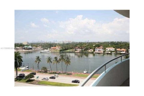 Condominio en alquiler en Miami Beach, Florida, 2 dormitorios, 126.35 m2 № 2054456 - foto 3