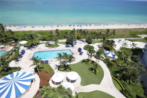 Condominio en alquiler en Miami Beach, Florida, 2 dormitorios, 126.35 m2 № 2054456 - foto 9