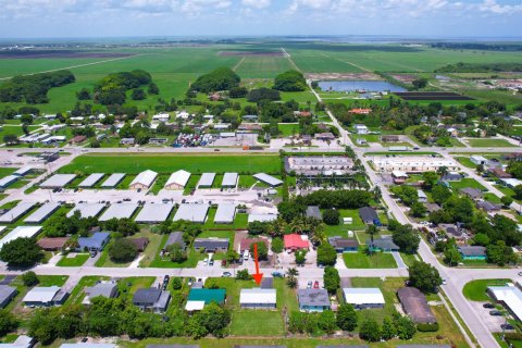 House in Belle Glade, Florida 2 bedrooms, 107.58 sq.m. № 2193090 - photo 27
