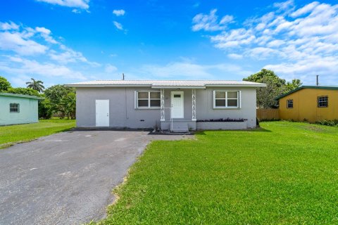House in Belle Glade, Florida 2 bedrooms, 107.58 sq.m. № 2193090 - photo 20