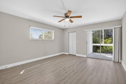 Condo in Coconut Creek, Florida, 2 bedrooms № 2183886 - photo 13