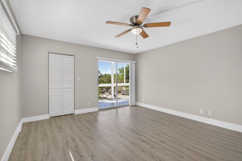 Condo in Coconut Creek, Florida, 2 bedrooms № 2183886 - photo 14