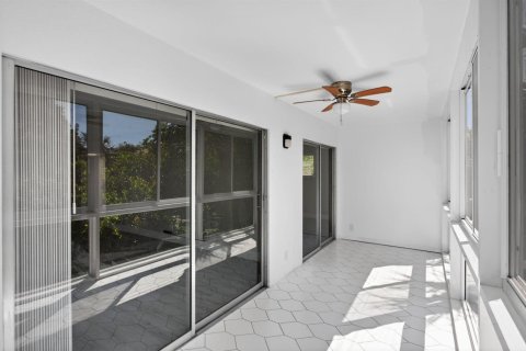 Condo in Coconut Creek, Florida, 2 bedrooms № 2183886 - photo 21