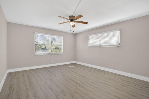 Condo in Coconut Creek, Florida, 2 bedrooms № 2183886 - photo 11