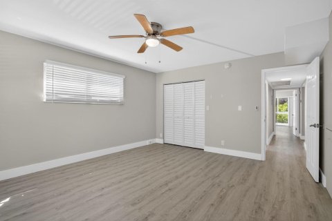 Condo in Coconut Creek, Florida, 2 bedrooms № 2183886 - photo 12