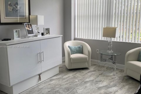 Copropriété à louer à Pembroke Pines, Floride: 2 chambres, 104.05 m2 № 1999535 - photo 11