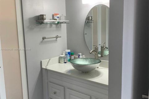 Copropriété à louer à Pembroke Pines, Floride: 2 chambres, 104.05 m2 № 1999535 - photo 17