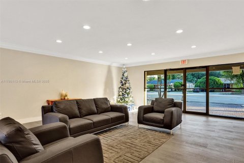 House in North Miami, Florida 2 bedrooms, 107.58 sq.m. № 1937510 - photo 25