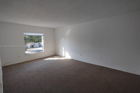 Casa en alquiler en North Miami, Florida, 2 dormitorios, 107.58 m2 № 1937510 - foto 17