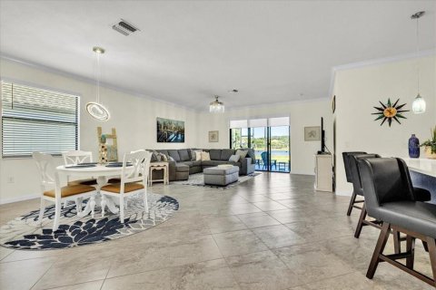 Villa ou maison à vendre à Fort Myers, Floride: 4 chambres, 188.78 m2 № 2415507 - photo 4