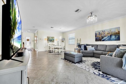 Villa ou maison à vendre à Fort Myers, Floride: 4 chambres, 188.78 m2 № 2415507 - photo 8