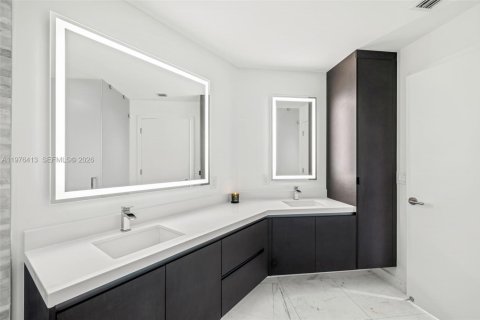 Снять в аренду кондоминиум в Майами, Флорида 2 спальни, 108.97м2, № 2044270 - фото 8