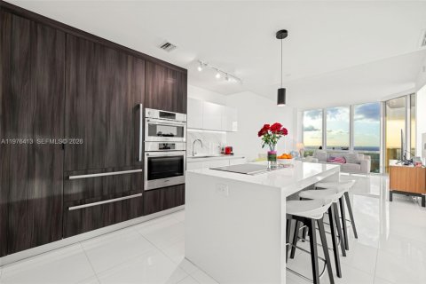 Снять в аренду кондоминиум в Майами, Флорида 2 спальни, 108.97м2, № 2044270 - фото 2