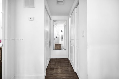 Condominio en venta en Miami Beach, Florida, 35.3 m2 № 2031930 - foto 7