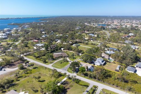 House in Englewood, Florida 4 bedrooms, 196.77 sq.m. № 1588592 - photo 6