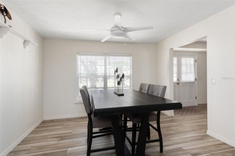 House in Englewood, Florida 4 bedrooms, 196.77 sq.m. № 1588592 - photo 13