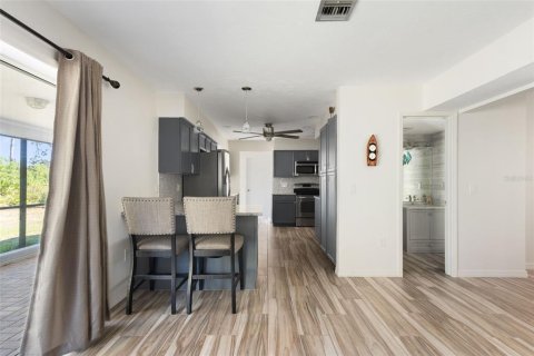 House in Englewood, Florida 4 bedrooms, 196.77 sq.m. № 1588592 - photo 23