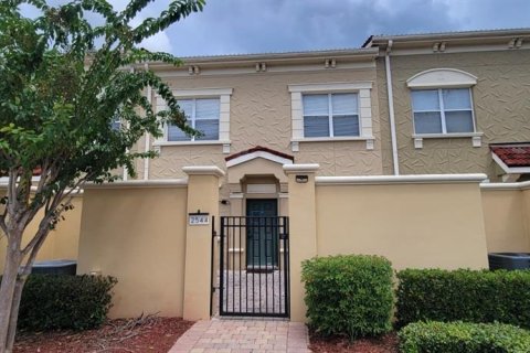Townhouse in Davenport, Florida 4 bedrooms, 181.16 sq.m. № 2369071