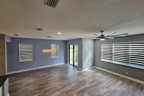 Townhouse in Bradenton, Florida 3 bedrooms, 200.02 sq.m. № 1903313 - photo 10