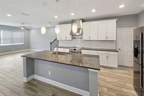 Townhouse in Bradenton, Florida 3 bedrooms, 200.02 sq.m. № 1903313 - photo 2