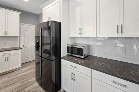 Townhouse in Bradenton, Florida 3 bedrooms, 200.02 sq.m. № 1903313 - photo 5