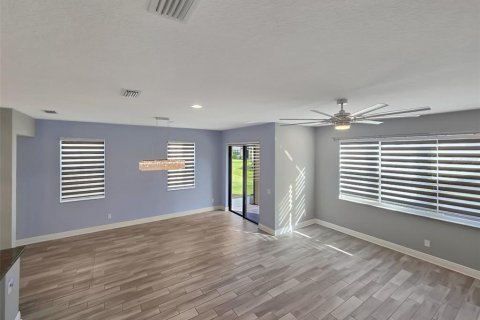 Townhouse in Bradenton, Florida 3 bedrooms, 200.02 sq.m. № 1903313 - photo 9