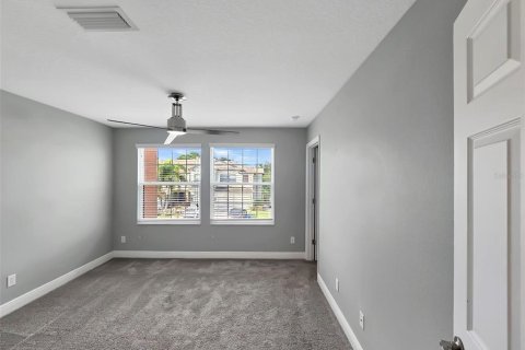 Townhouse in Bradenton, Florida 3 bedrooms, 200.02 sq.m. № 1903313 - photo 18