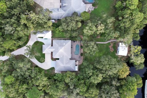 House in Inglis, Florida 4 bedrooms, 386.1 sq.m. № 1372961 - photo 3