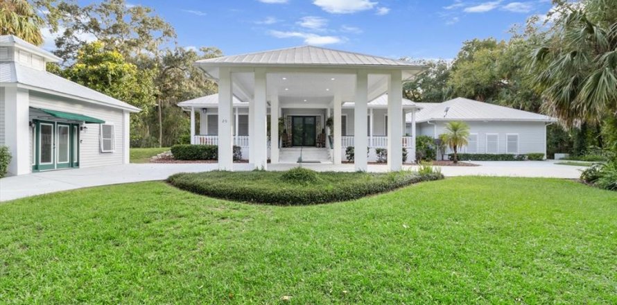 House in Inglis, Florida 4 bedrooms, 386.1 sq.m. № 1372961