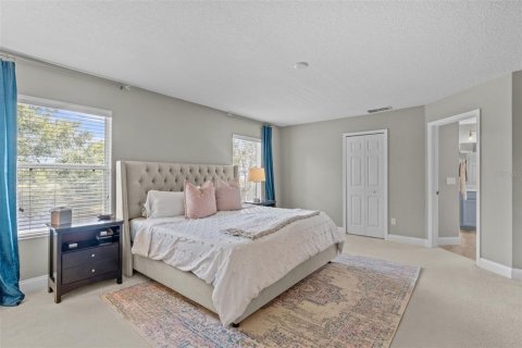 House in Orlando, Florida 6 bedrooms, 260.5 sq.m. № 1804124 - photo 4