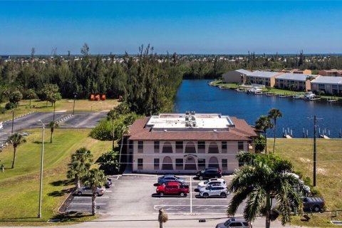 Condo in Punta Gorda, Florida, 2 bedrooms № 2214606