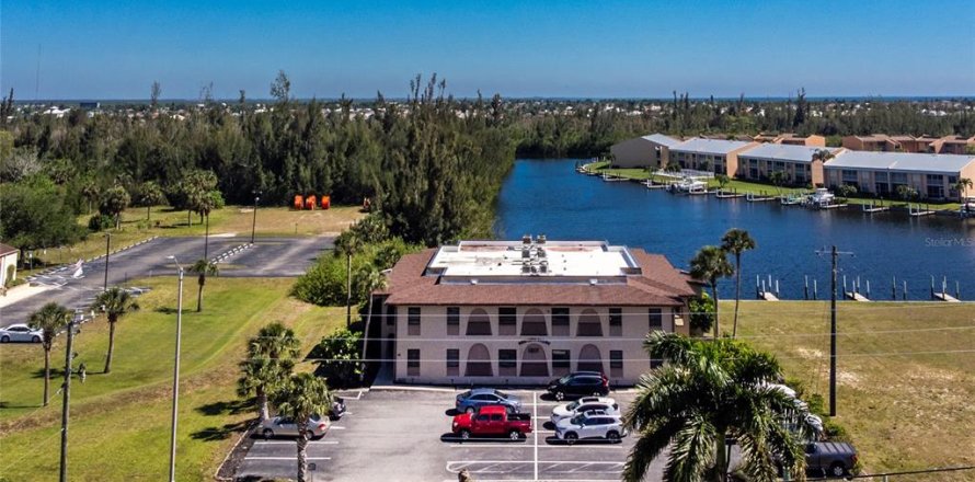 Condo à Punta Gorda, Floride, 2 chambres № 2214606