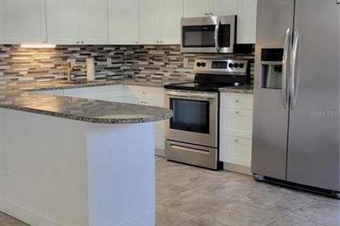 Condominio en alquiler en Sarasota, Florida, 2 dormitorios, 78.69 m2 № 1656832 - foto 4