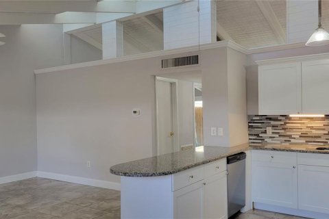 Condominio en alquiler en Sarasota, Florida, 2 dormitorios, 78.69 m2 № 1656832 - foto 8