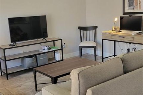 Condominio en alquiler en Sarasota, Florida, 2 dormitorios, 78.69 m2 № 1656832 - foto 9
